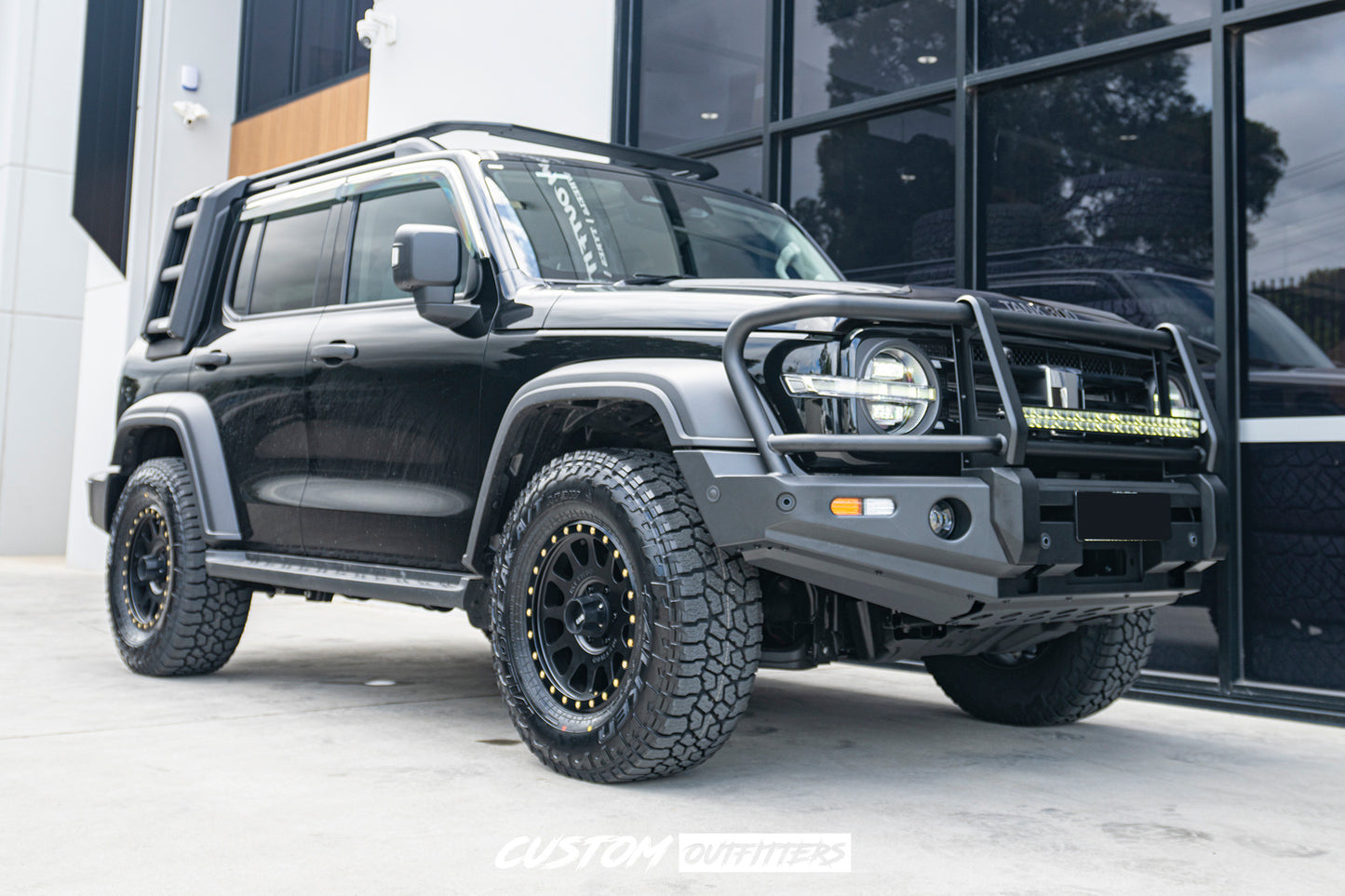 Venom TQ Aluminium Triple Loop Bull bar & Black Venom Winch Bundle