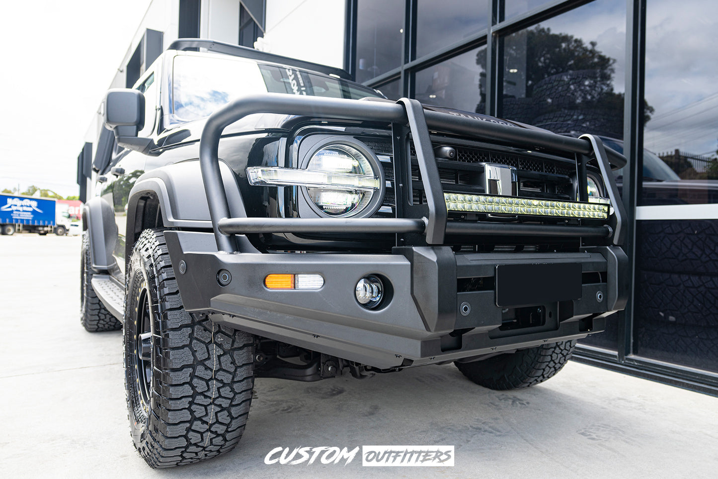 Venom TQ Aluminium Triple Loop Bull bar & Black Venom Winch Bundle