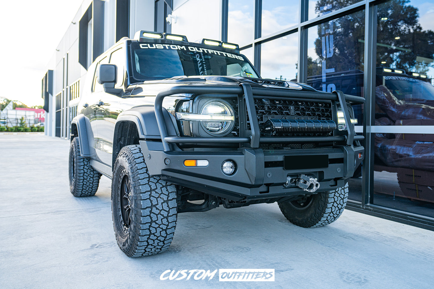 Venom TQ Aluminium Triple Loop Bull bar & Black Venom Winch Bundle
