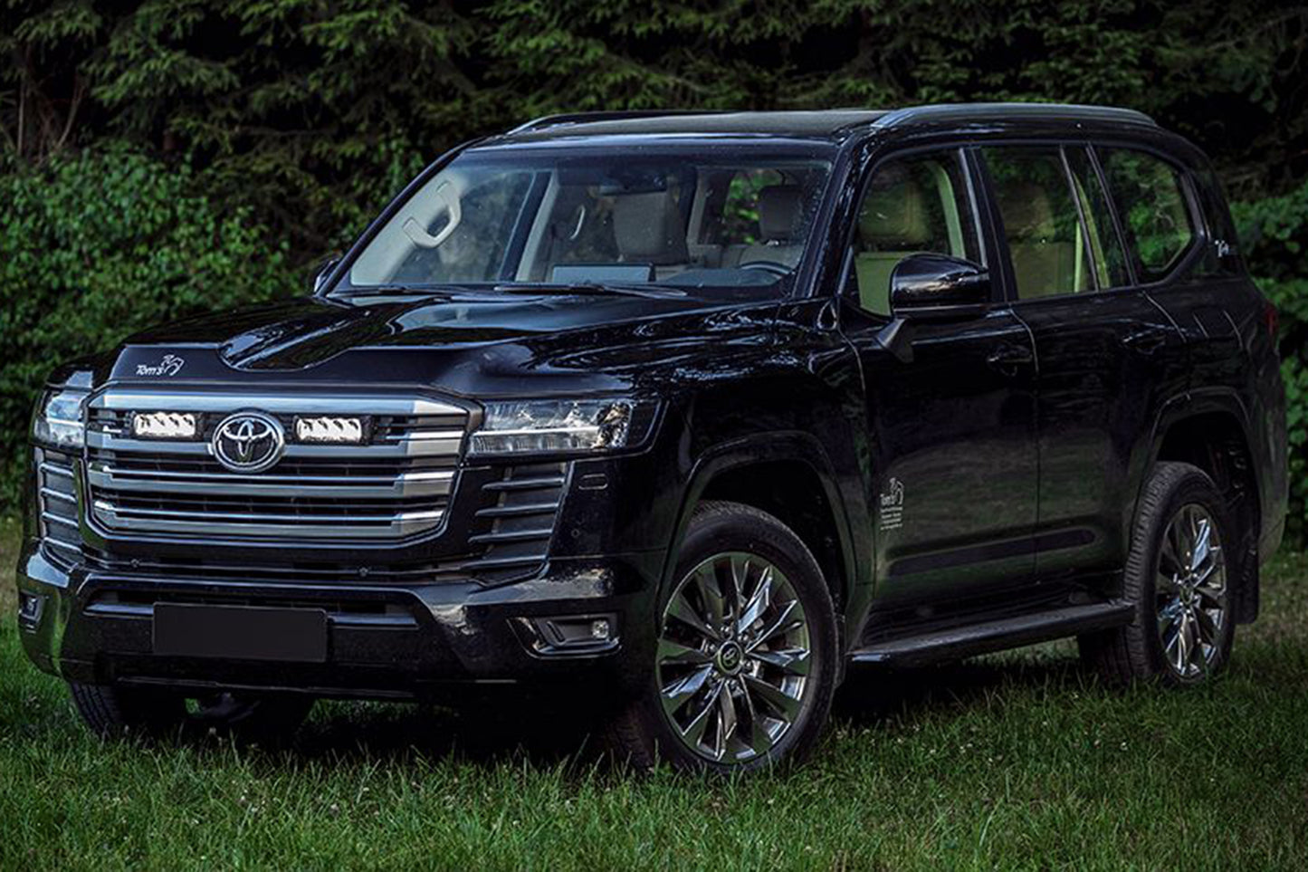 Custom Integrated Grille Lights for Toyota Landcruiser 300 Series